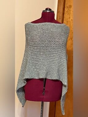 Chico’s Light Gray Open-Knit Women's Sweater Poncho